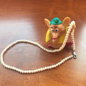 White/ cream egg shaped pearl necklace✨🪡🧵✨